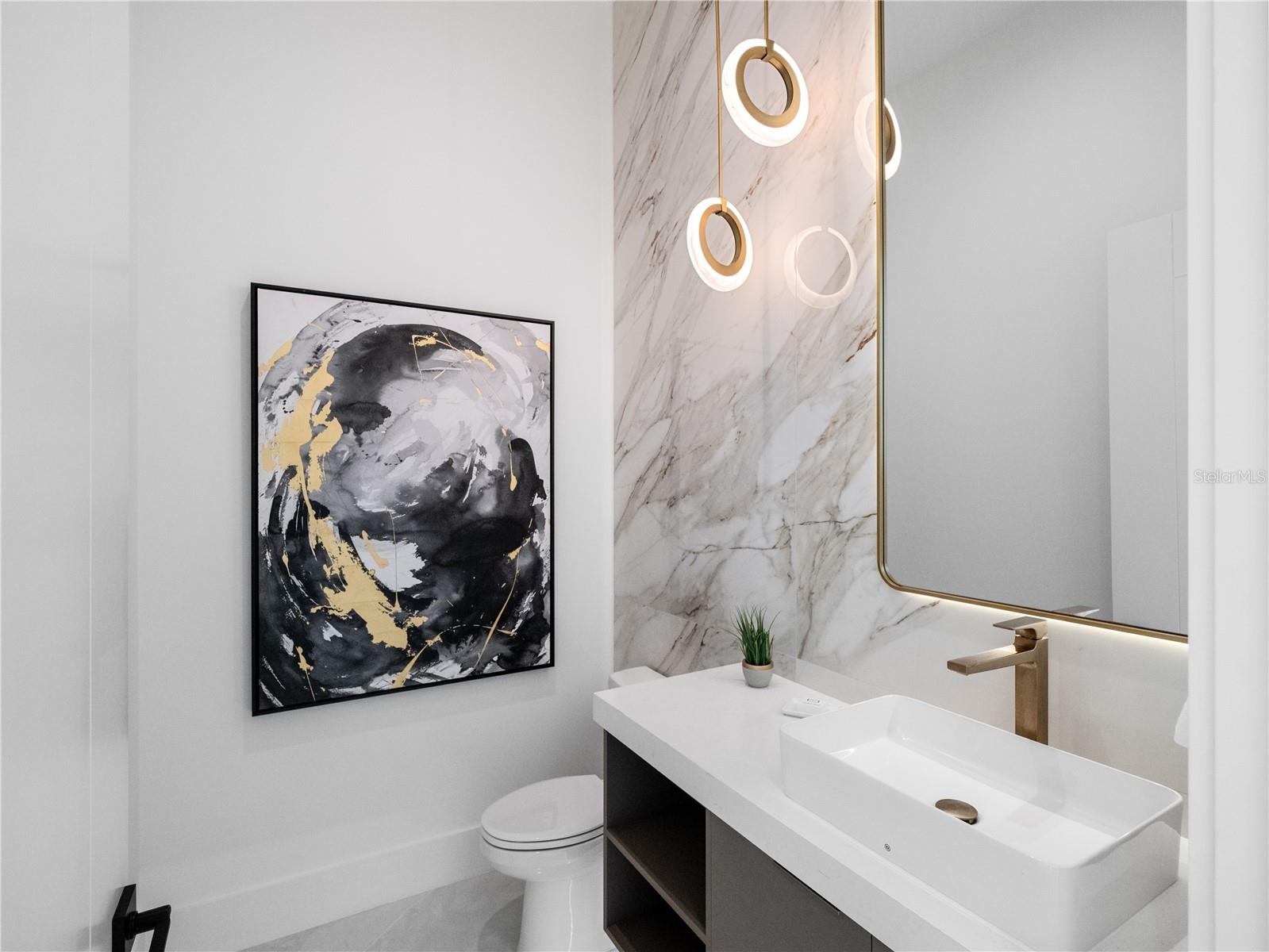 O6350383 Property Photo