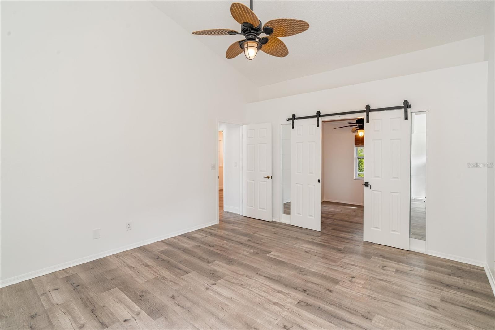 2048 BERRY ROBERTS DR, SUN CITY CENTER, FL, 33573