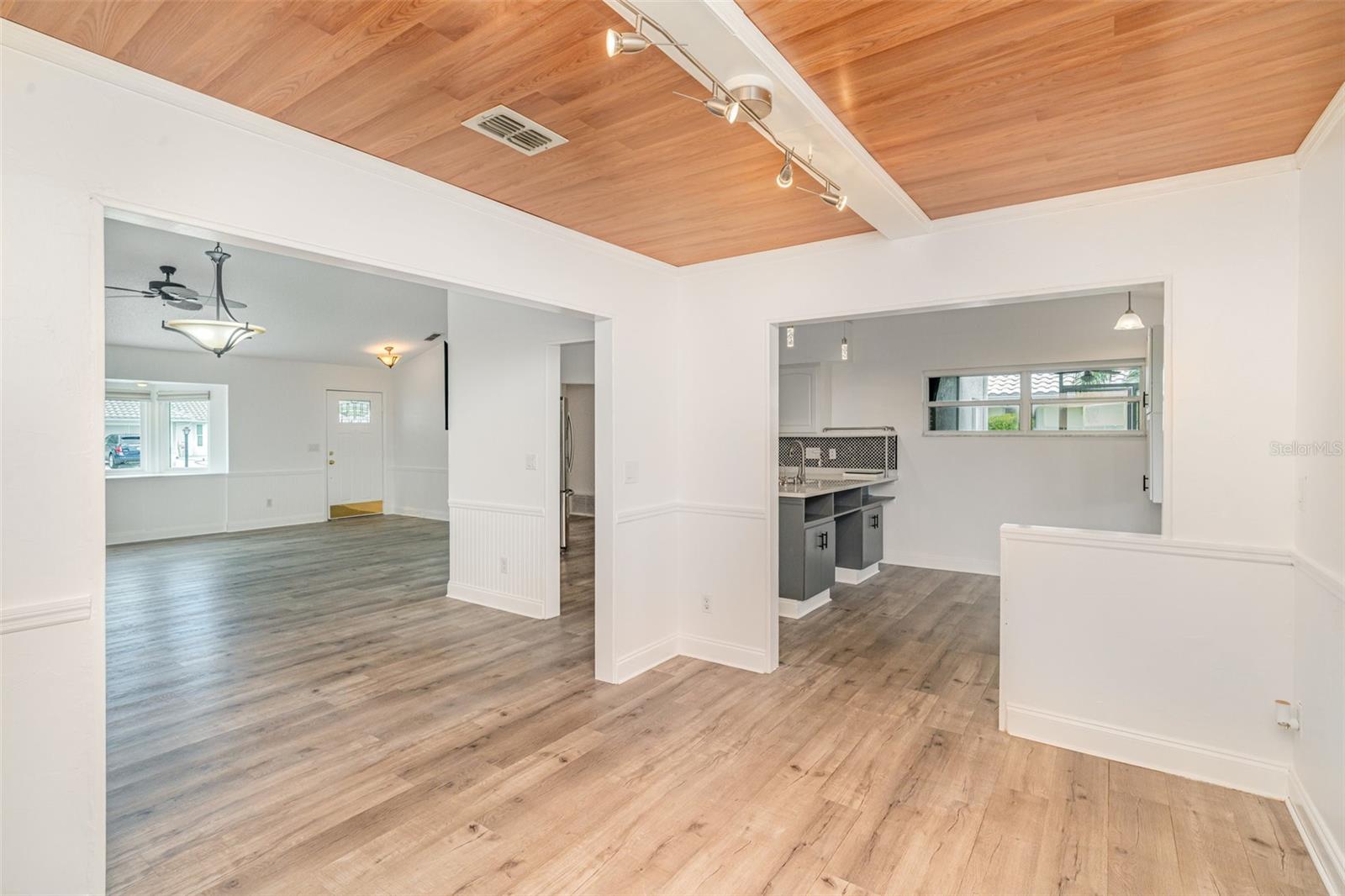 2048 BERRY ROBERTS DR, SUN CITY CENTER, FL, 33573