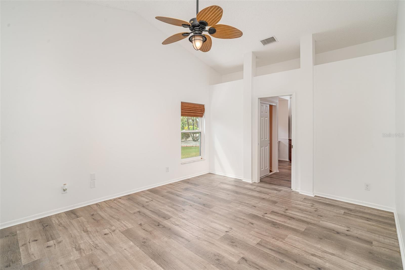 2048 BERRY ROBERTS DR, SUN CITY CENTER, FL, 33573