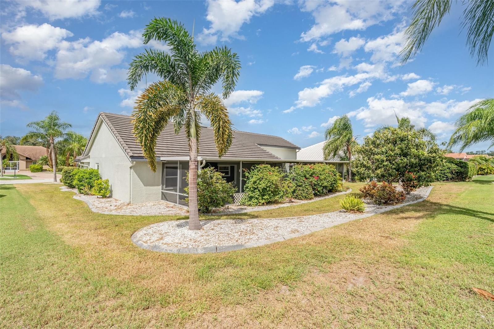 2048 BERRY ROBERTS DR, SUN CITY CENTER, FL, 33573