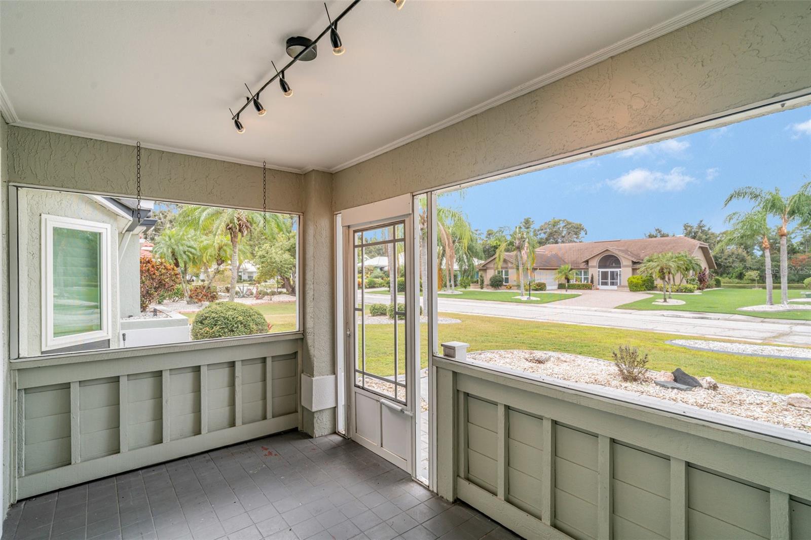 2048 BERRY ROBERTS DR, SUN CITY CENTER, FL, 33573