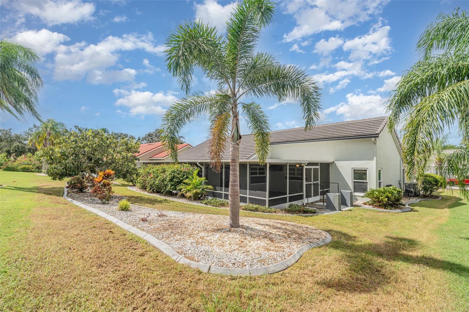 2048 BERRY ROBERTS DR, SUN CITY CENTER, FL, 33573