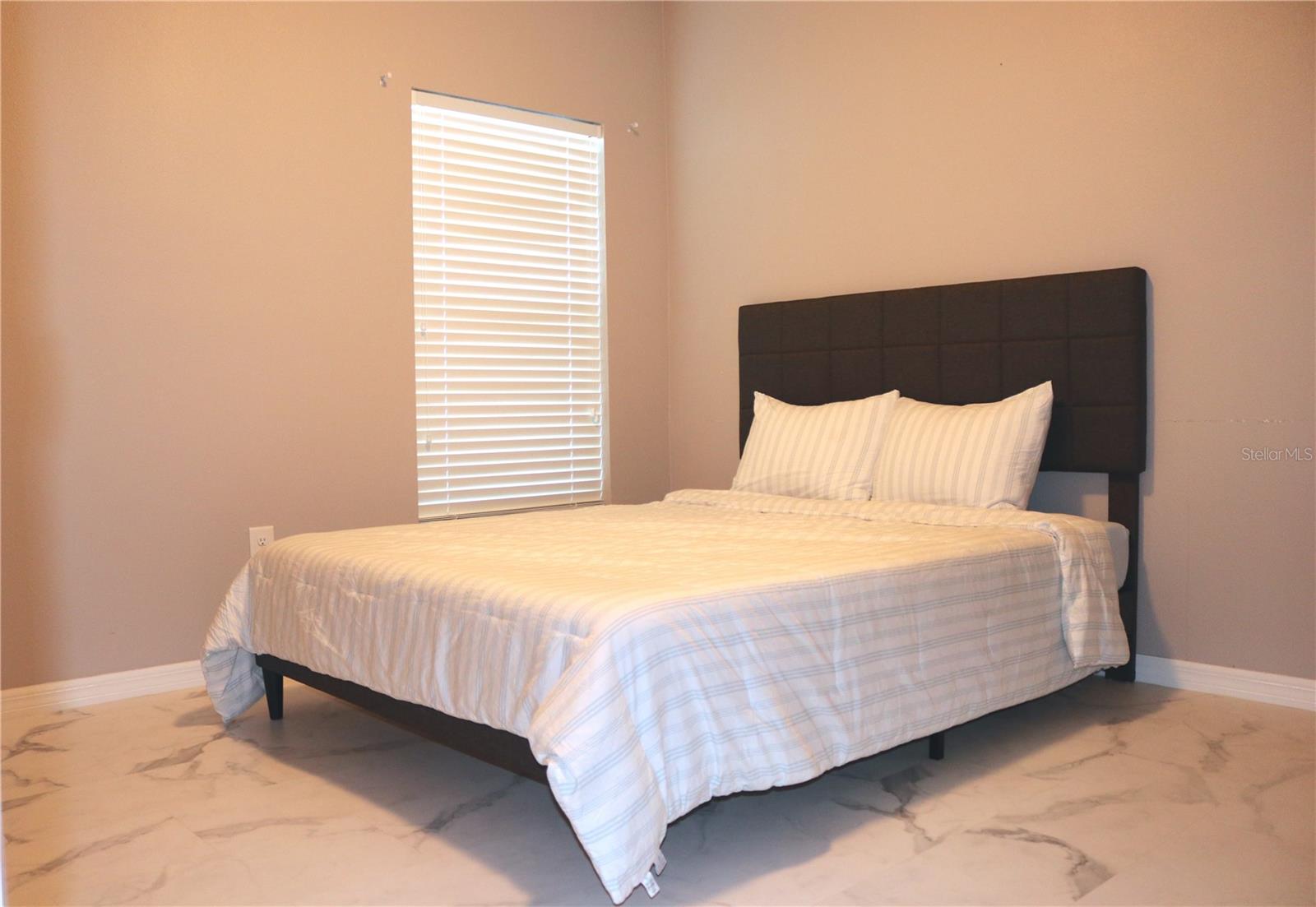 12107 BARNSLEY RESERVE PL, GIBSONTON, FL, 33534