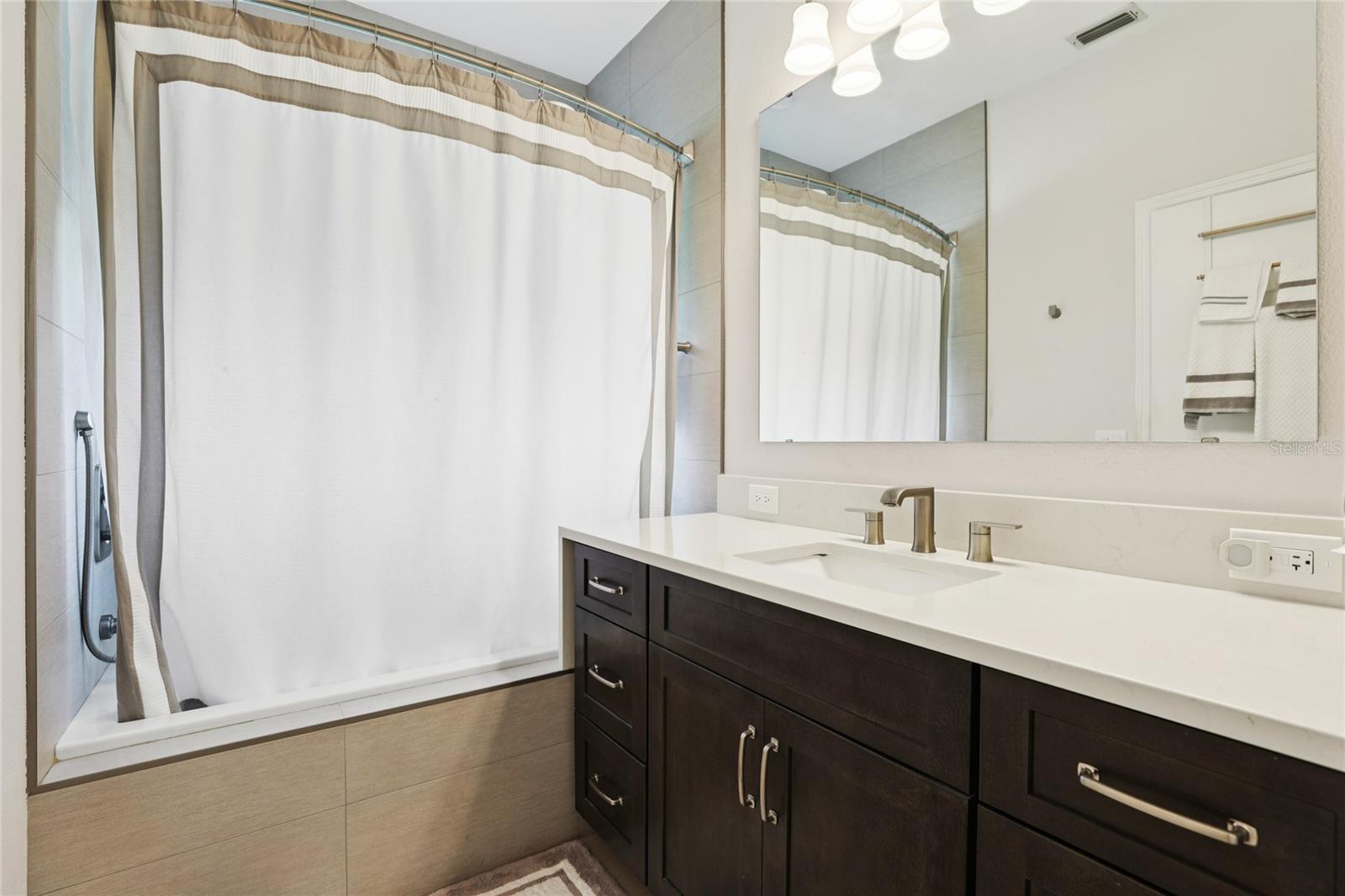 11624 PEACH GROVE LN, ORLANDO, FL, 32821