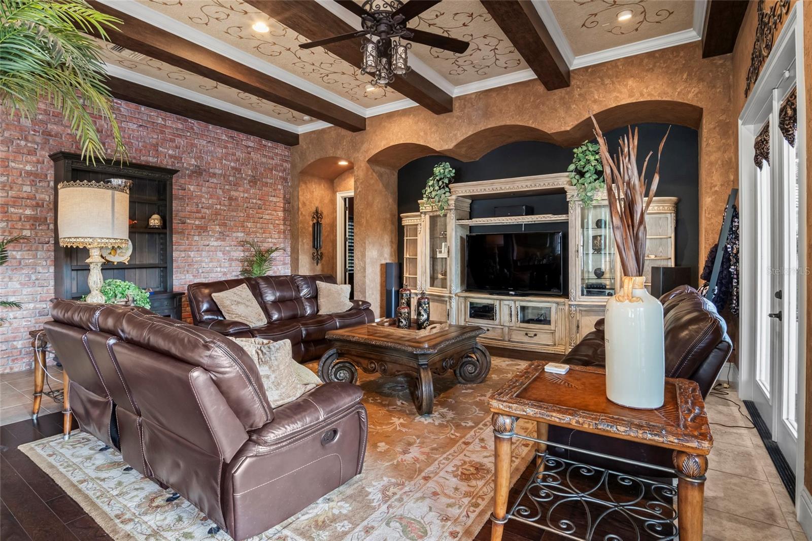 O6350408 Property Photo