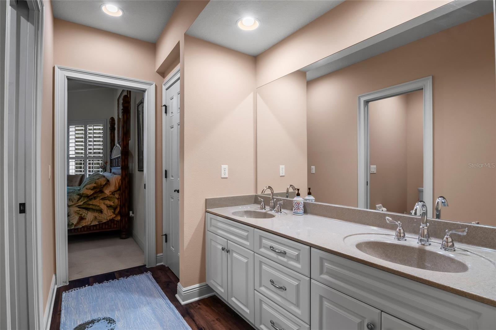 O6350408 Property Photo