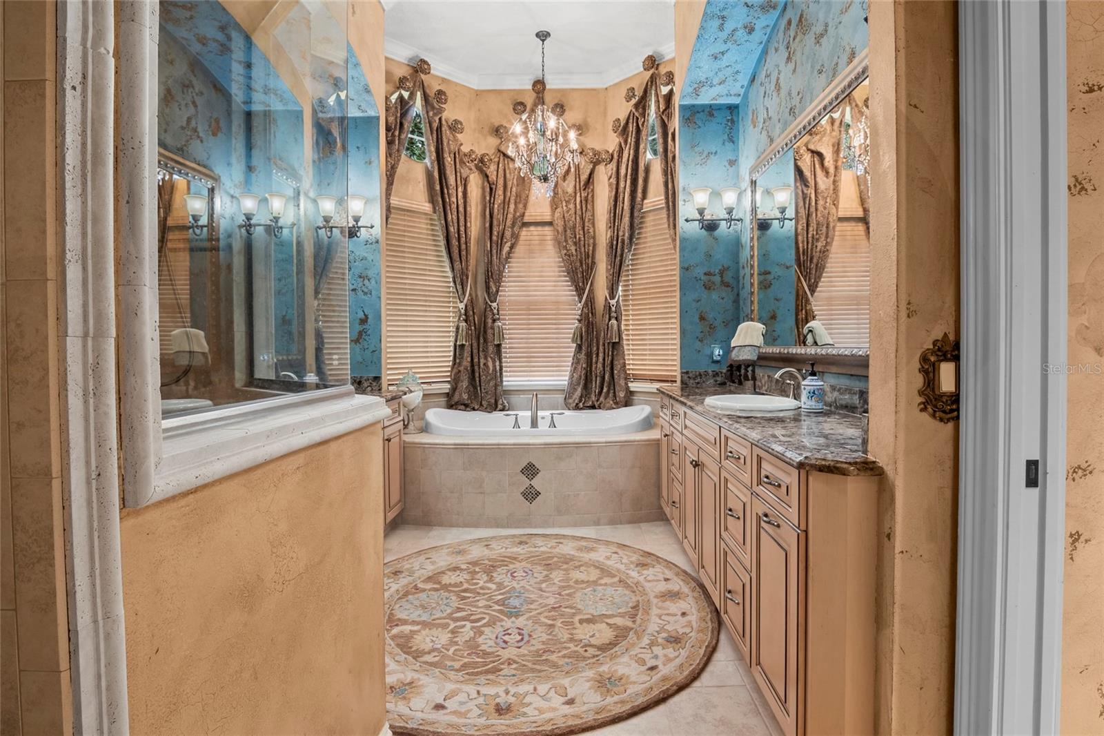 O6350408 Property Photo