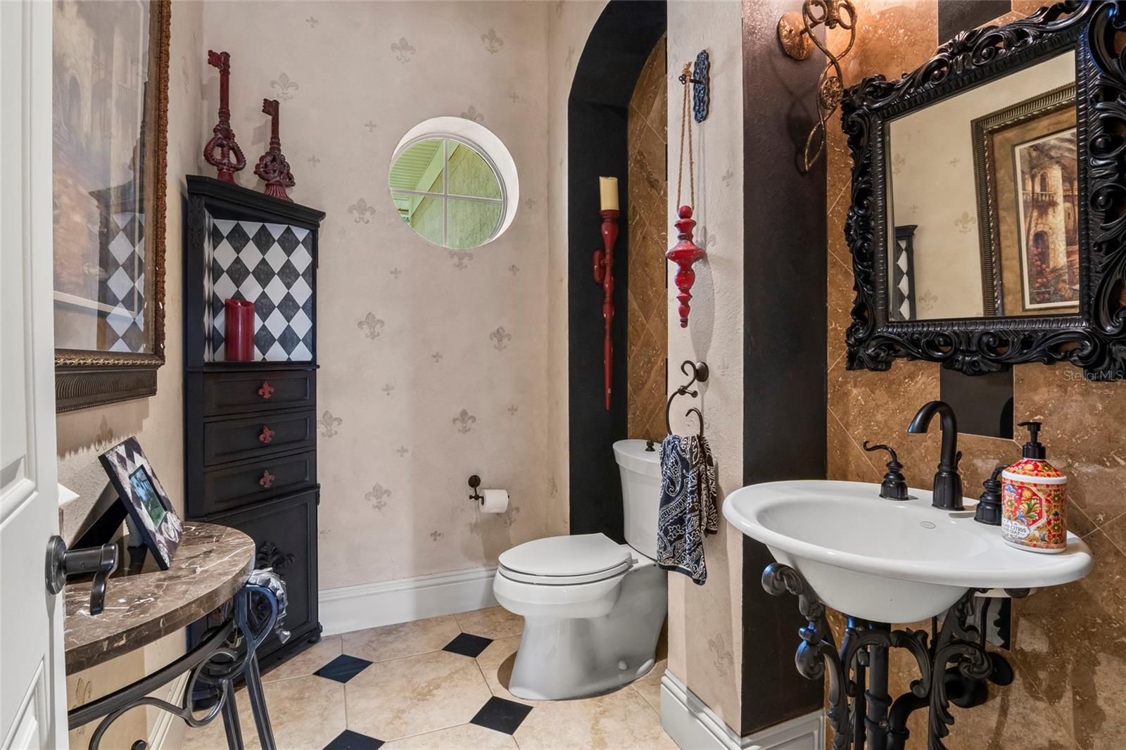 O6350408 Property Photo