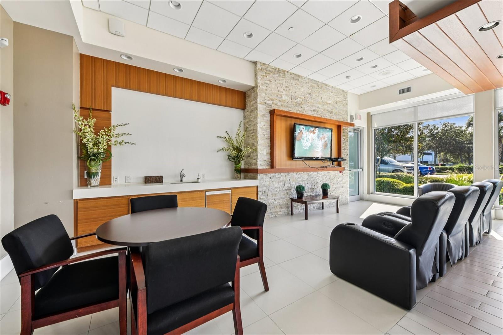 241 RIVERSIDE DR #305, DAYTONA BEACH, FL, 32117