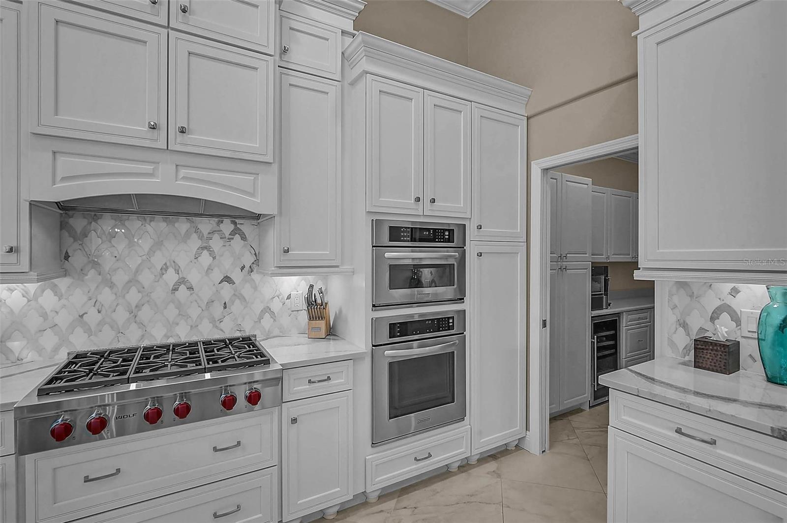 889 MACEWEN DR, OSPREY, FL, 34229