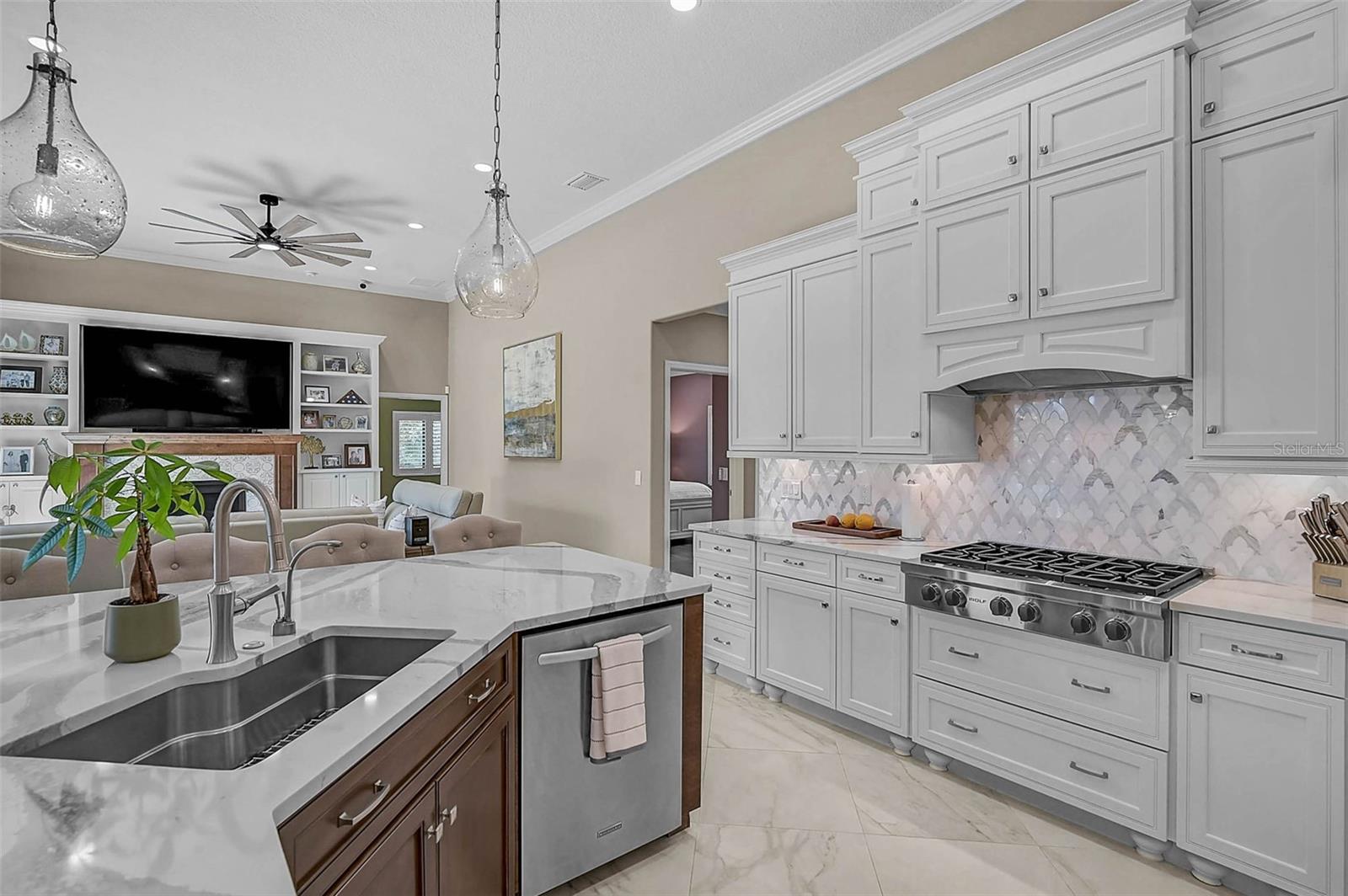 889 MACEWEN DR, OSPREY, FL, 34229