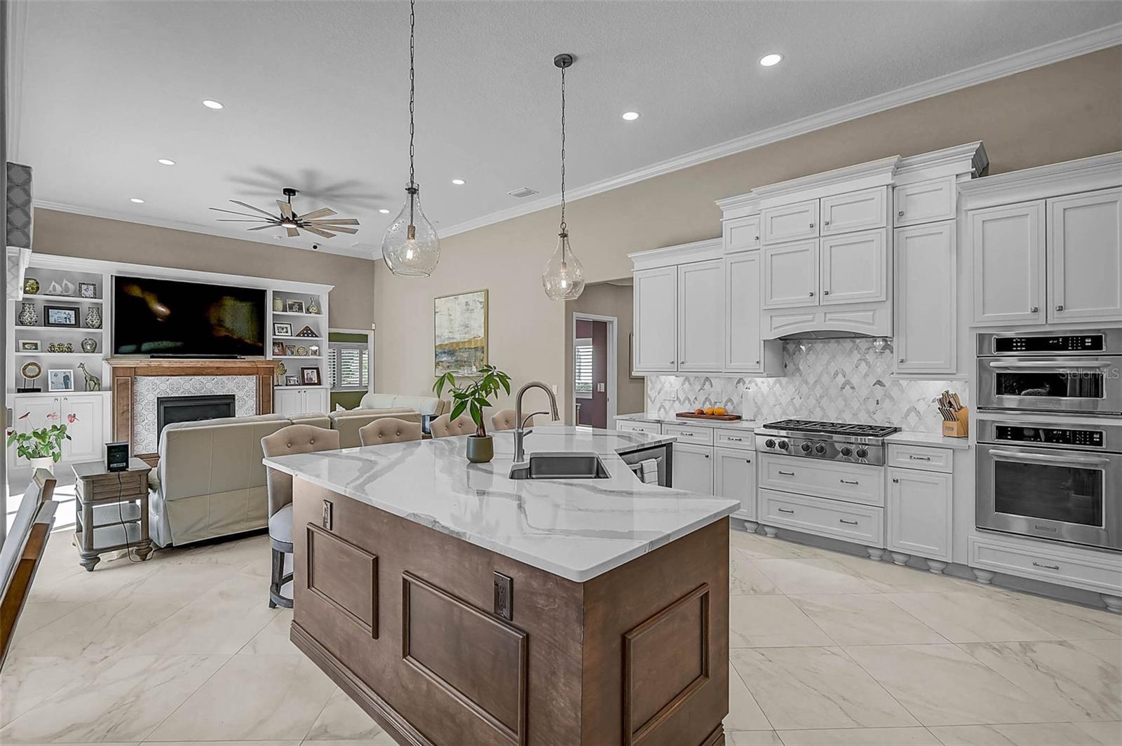 889 MACEWEN DR, OSPREY, FL, 34229