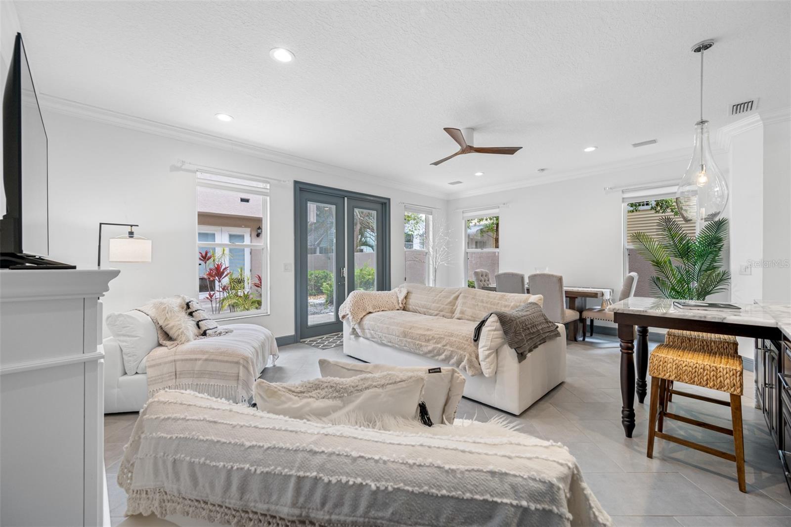 237 7TH AVE N #2, ST PETERSBURG, FL, 33701