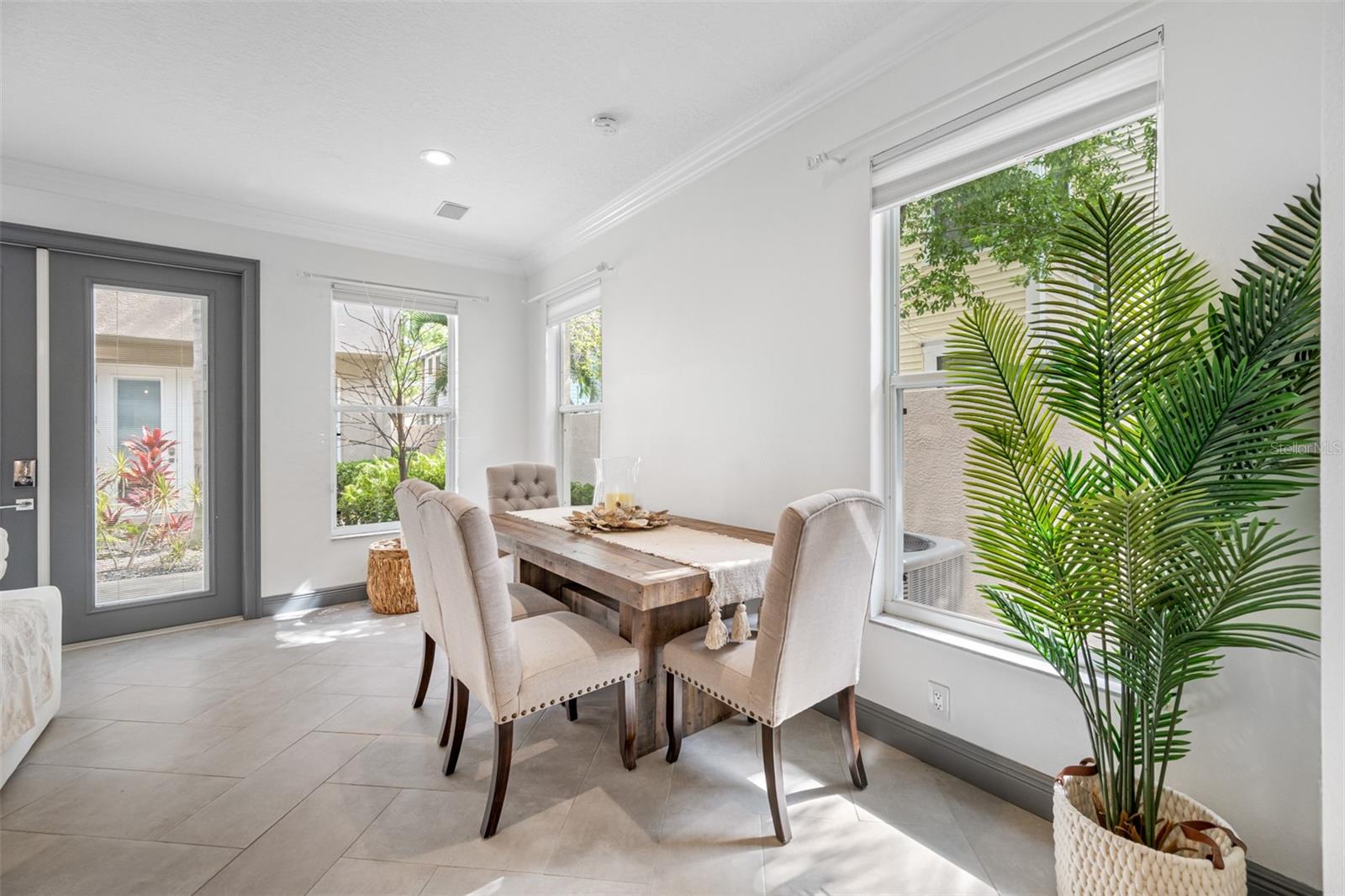 237 7TH AVE N #2, ST PETERSBURG, FL, 33701