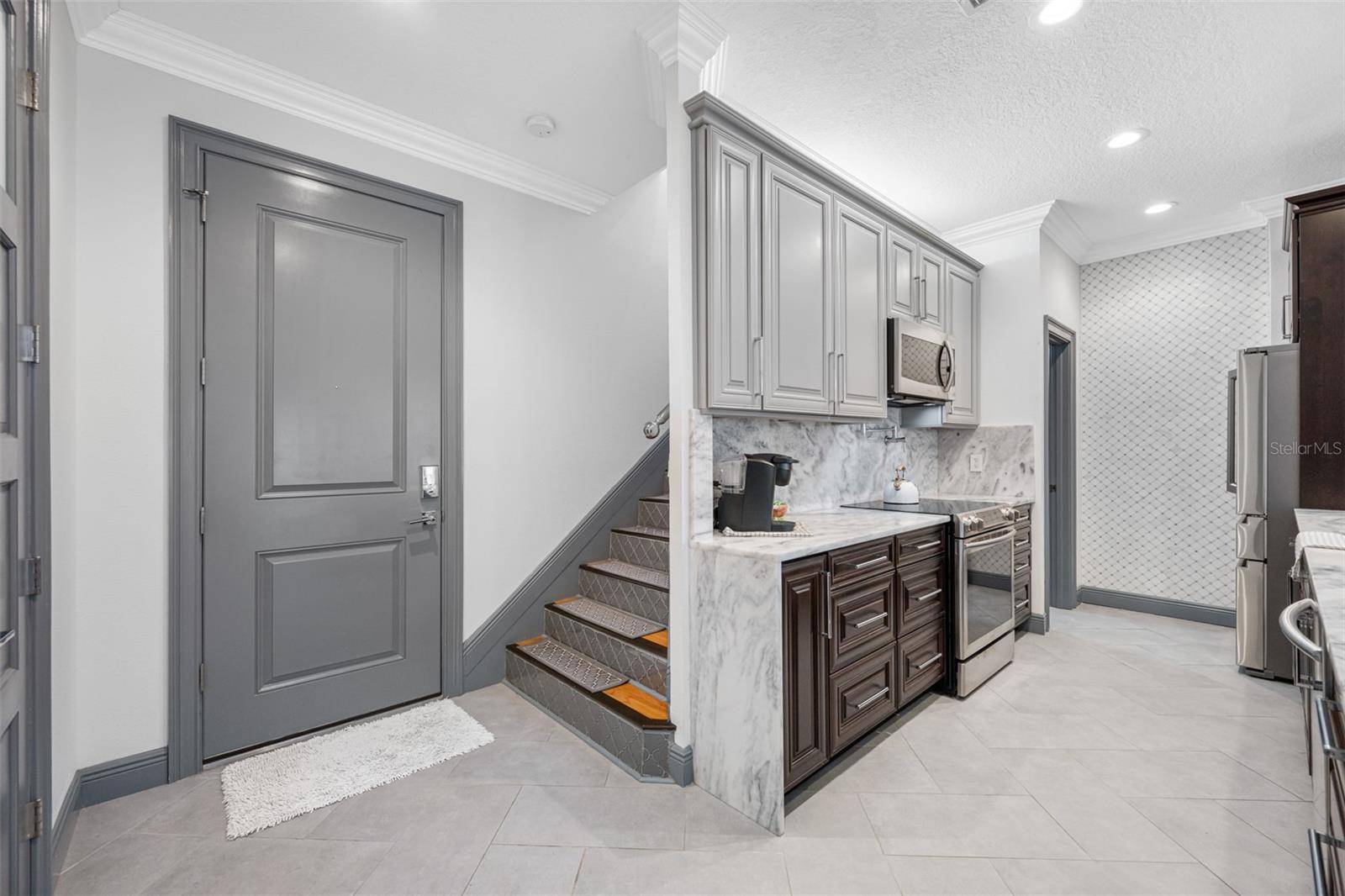 237 7TH AVE N #2, ST PETERSBURG, FL, 33701