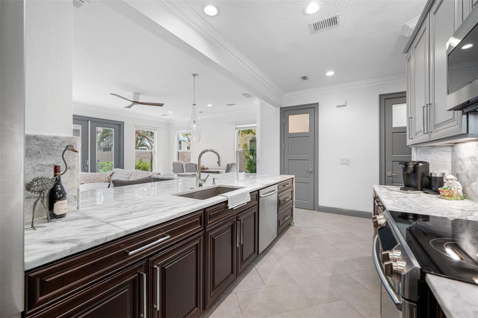 237 7TH AVE N #2, ST PETERSBURG, FL, 33701