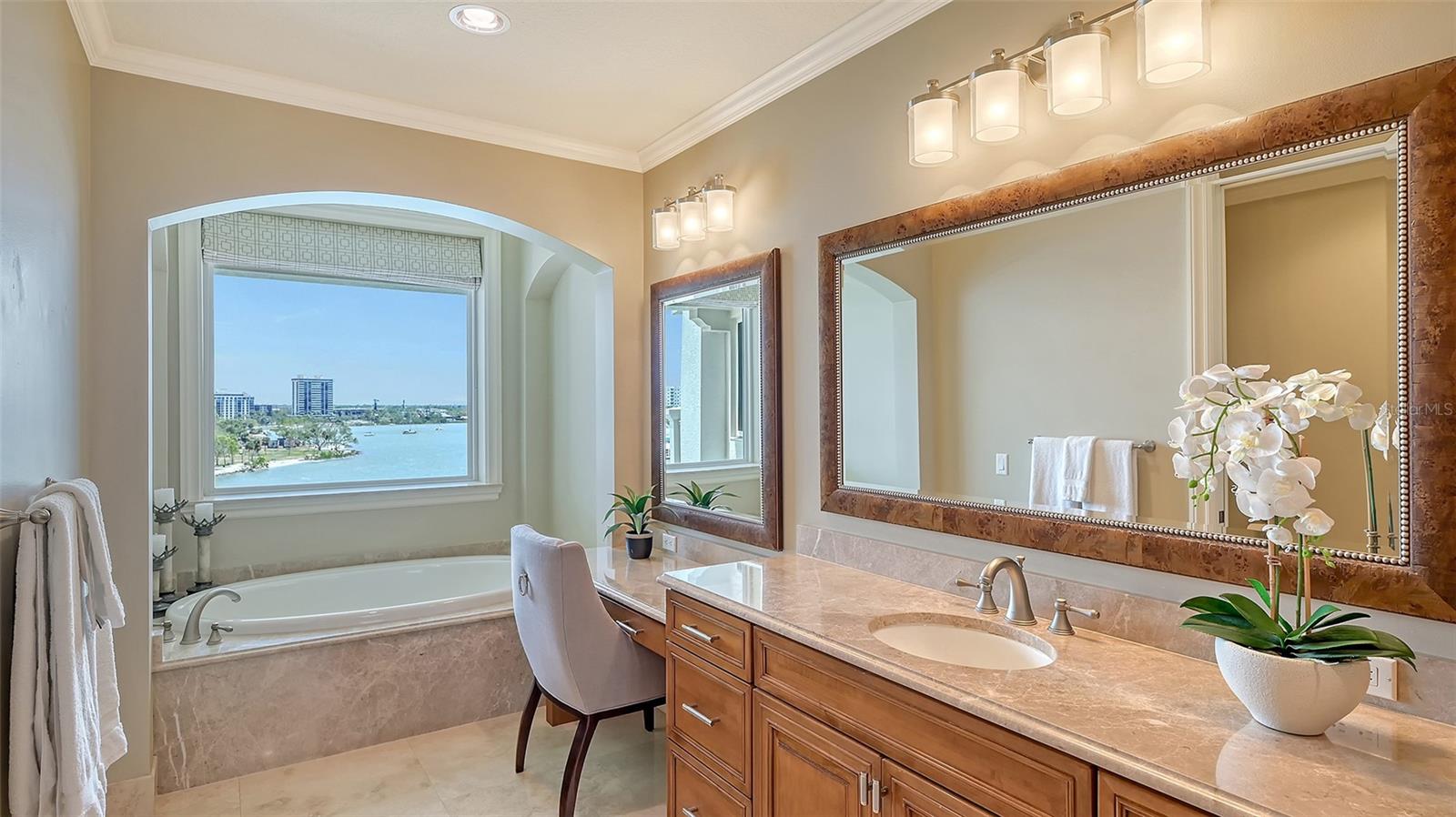 A4667652 Property Photo