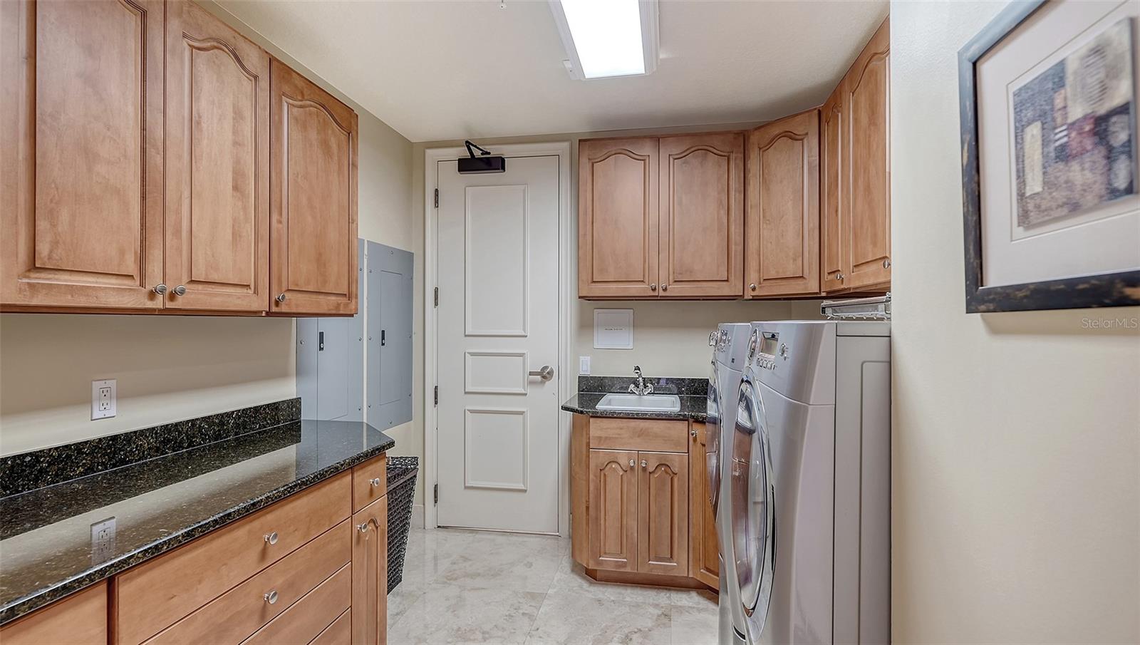 A4667652 Property Photo