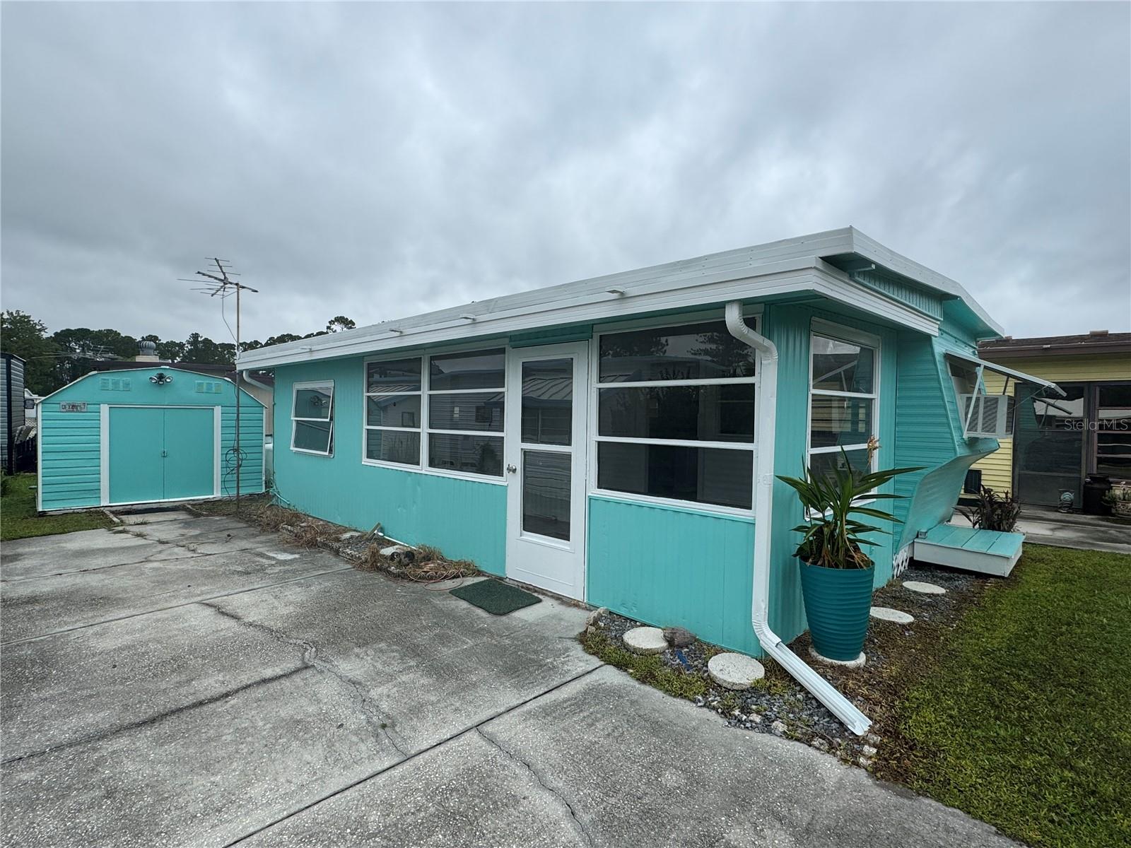 O6350467 Property Photo