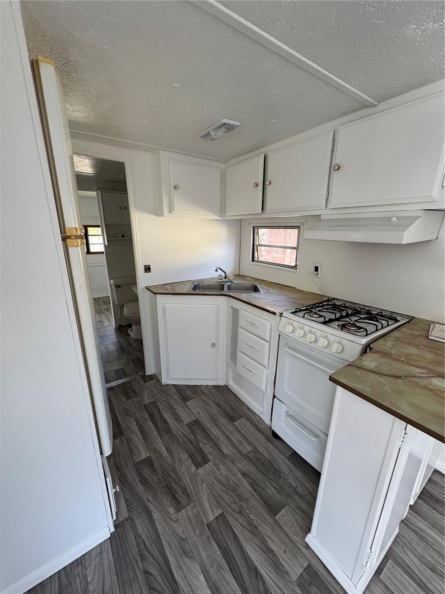 O6350467 Property Photo