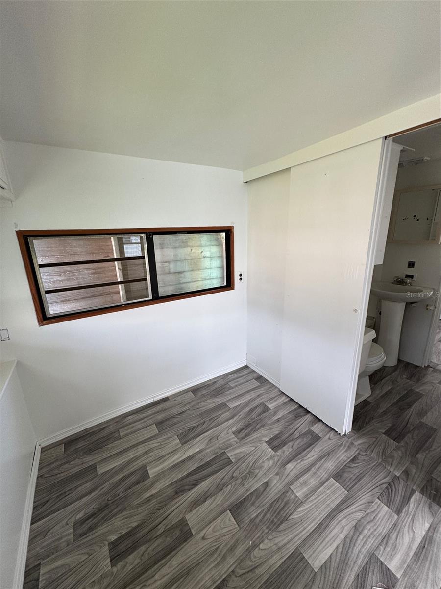 O6350467 Property Photo