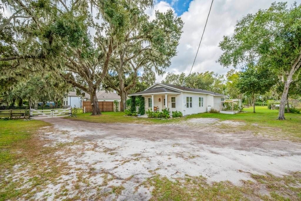 3011 LEWIS RD, DOVER, FL, 33527
