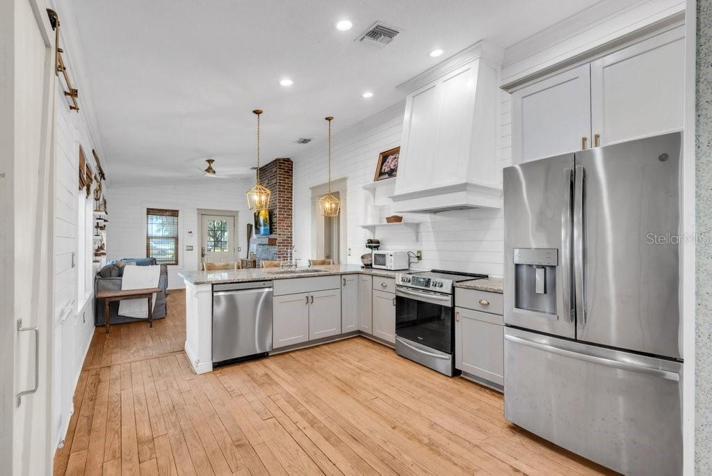 3011 LEWIS RD, DOVER, FL, 33527