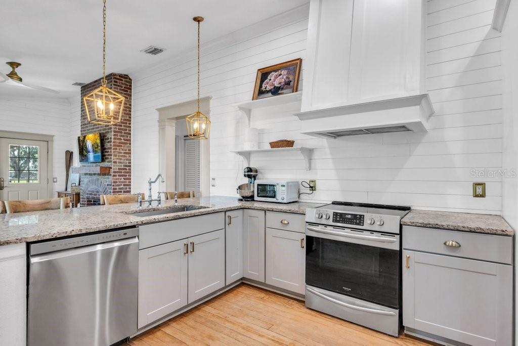 3011 LEWIS RD, DOVER, FL, 33527