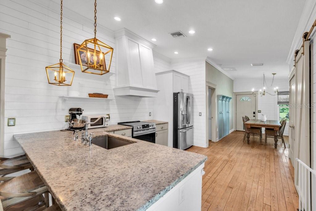 3011 LEWIS RD, DOVER, FL, 33527