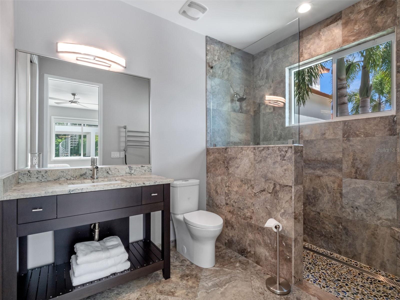 O6350479 Property Photo