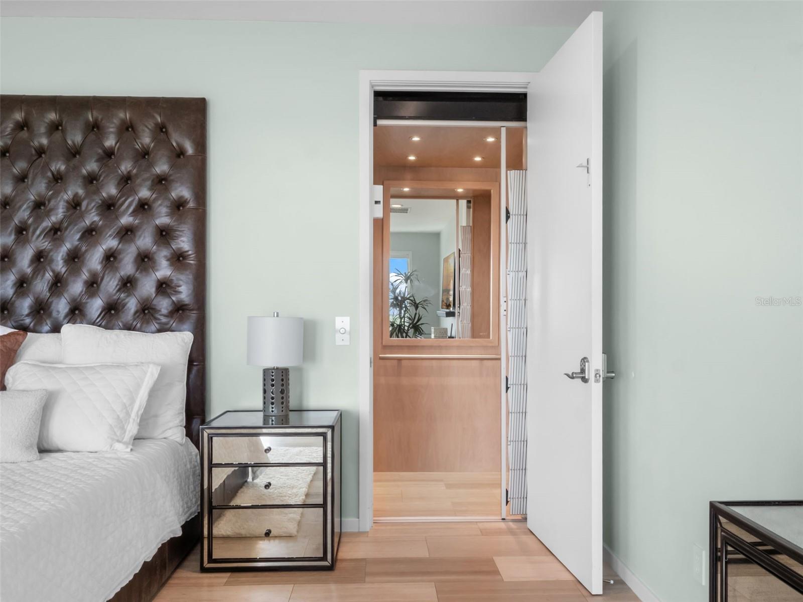 O6350479 Property Photo