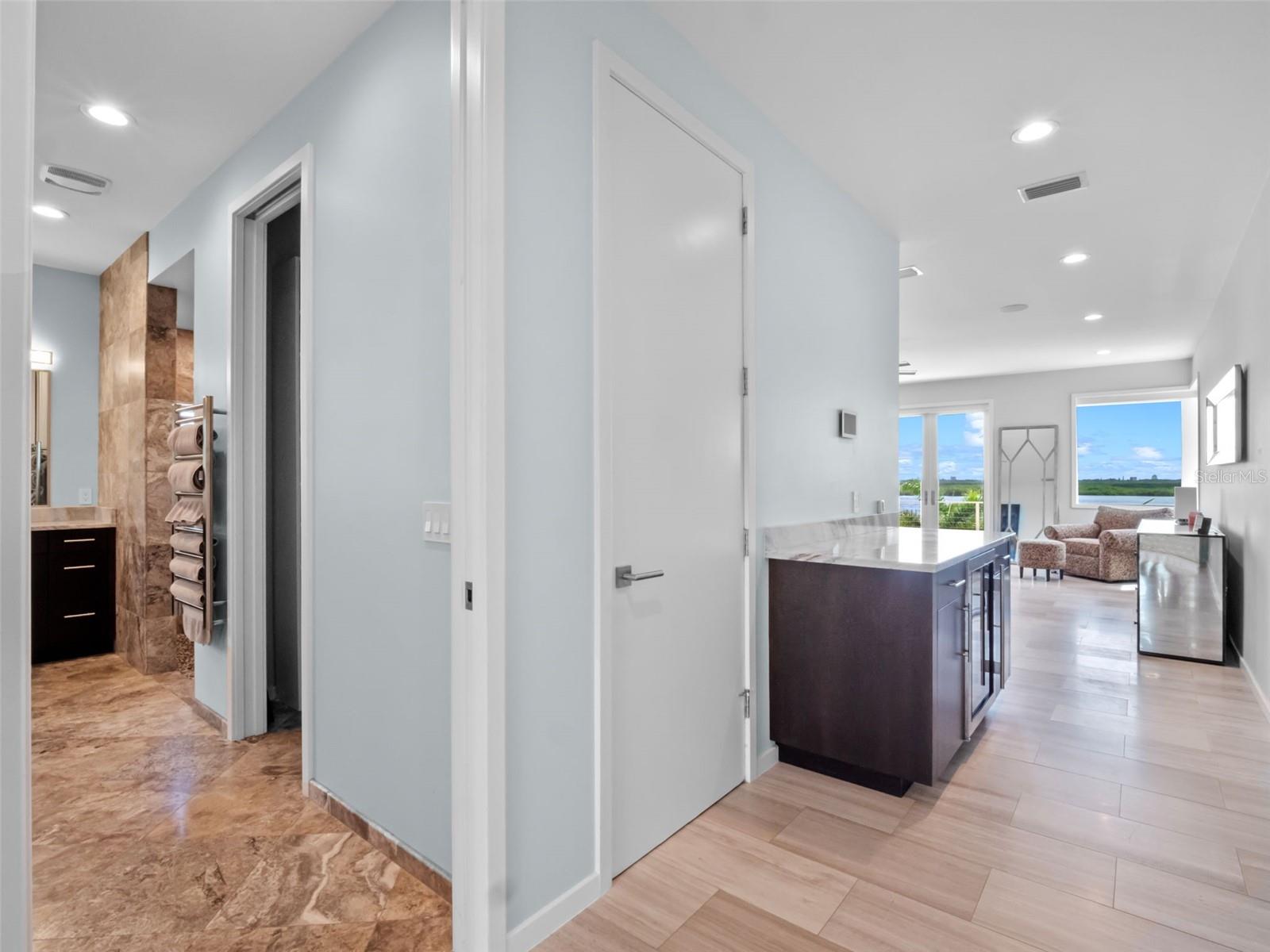 O6350479 Property Photo