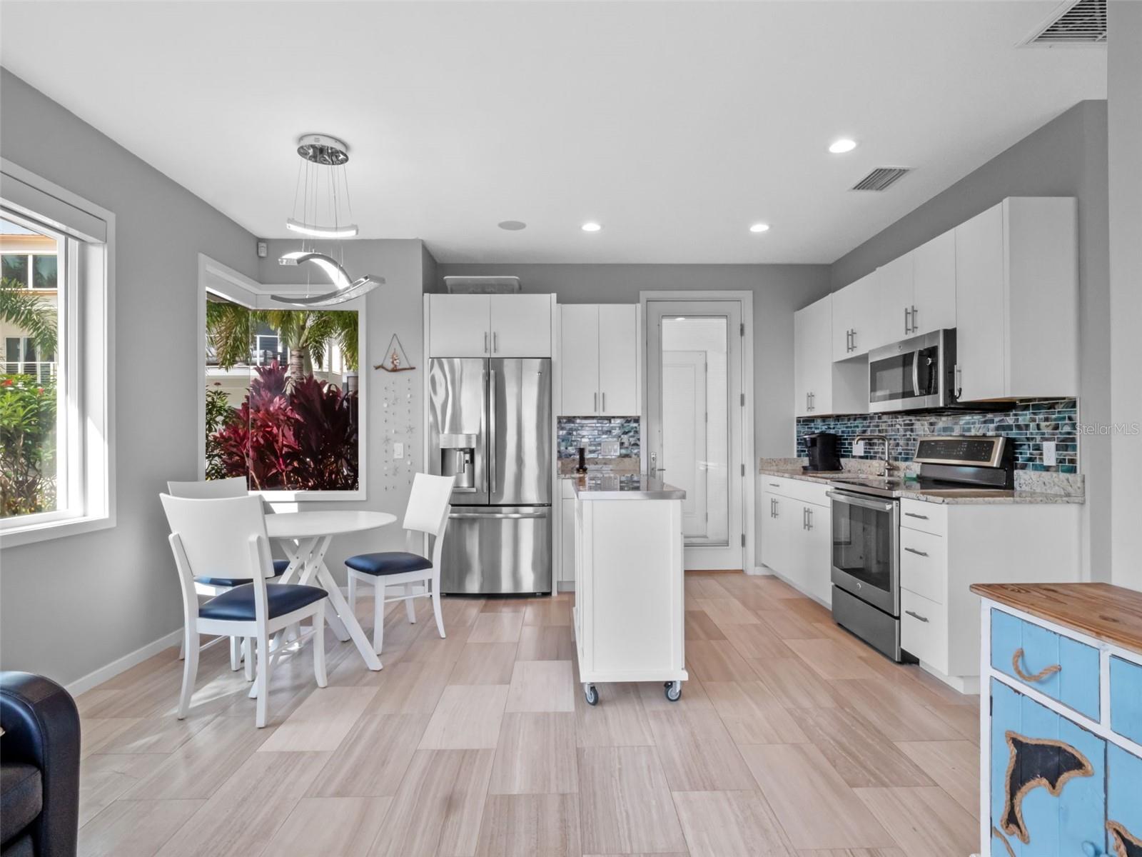 O6350479 Property Photo