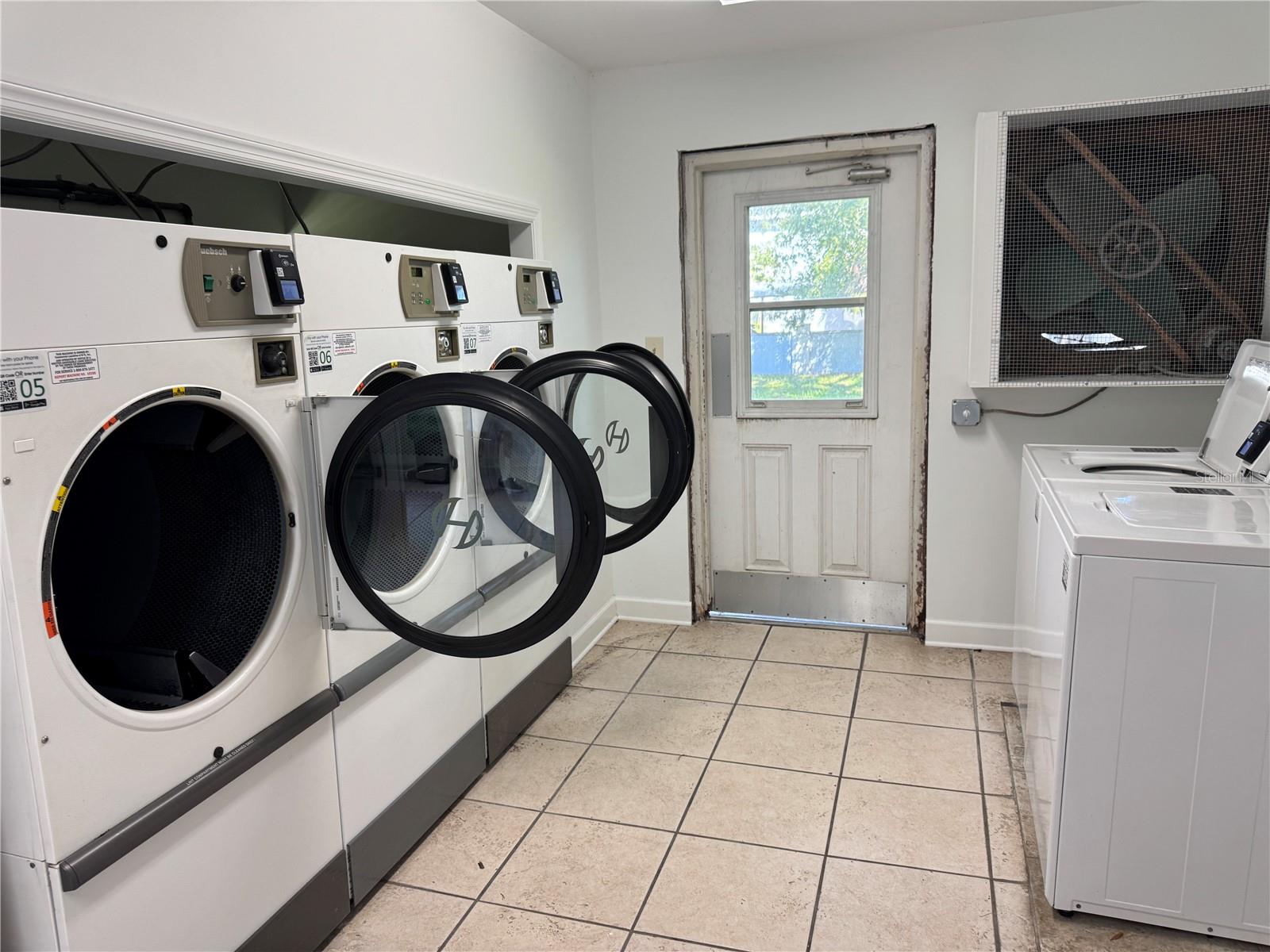 8520 9TH WAY N #B, ST PETERSBURG, FL, 33702