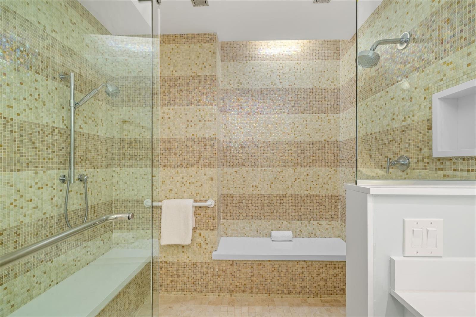 A4667661 Property Photo