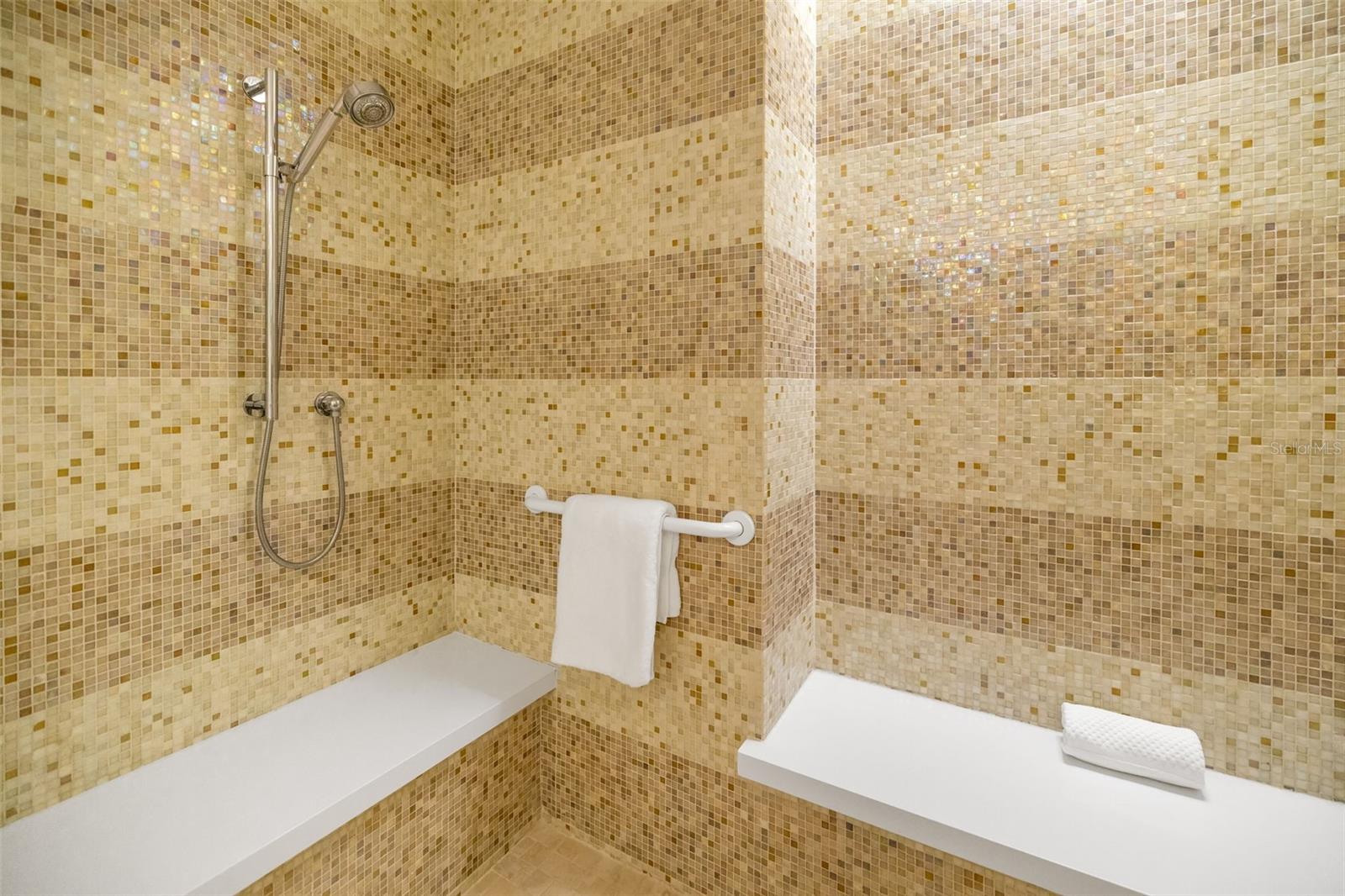 A4667661 Property Photo