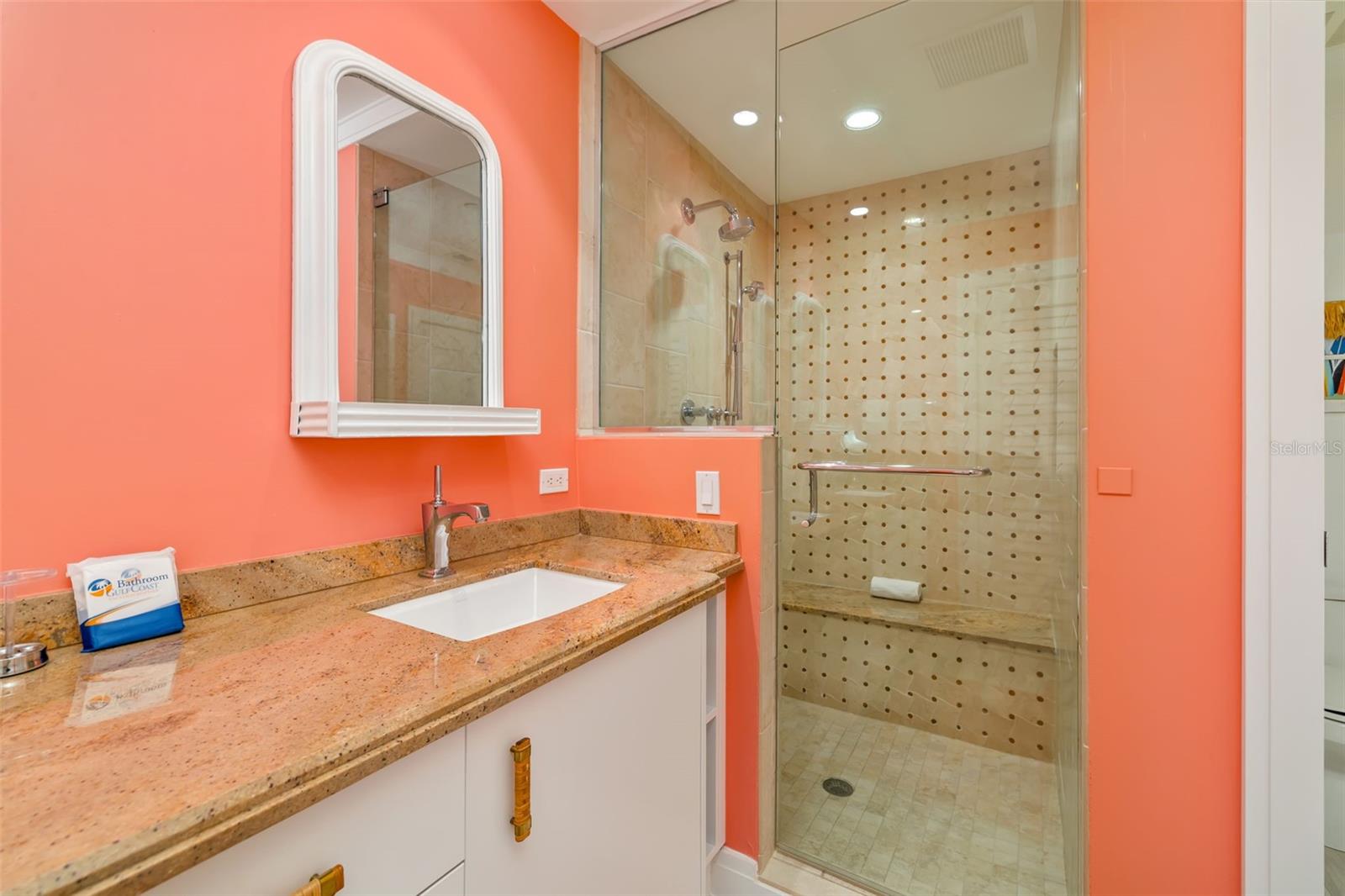 A4667661 Property Photo