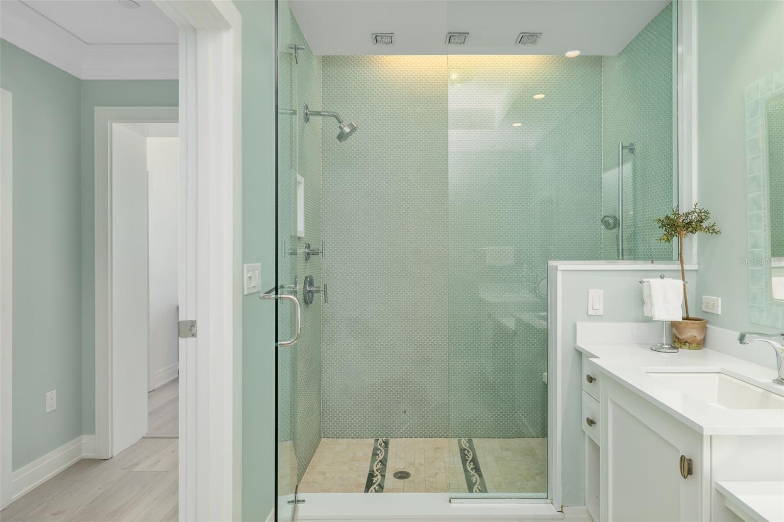 A4667661 Property Photo