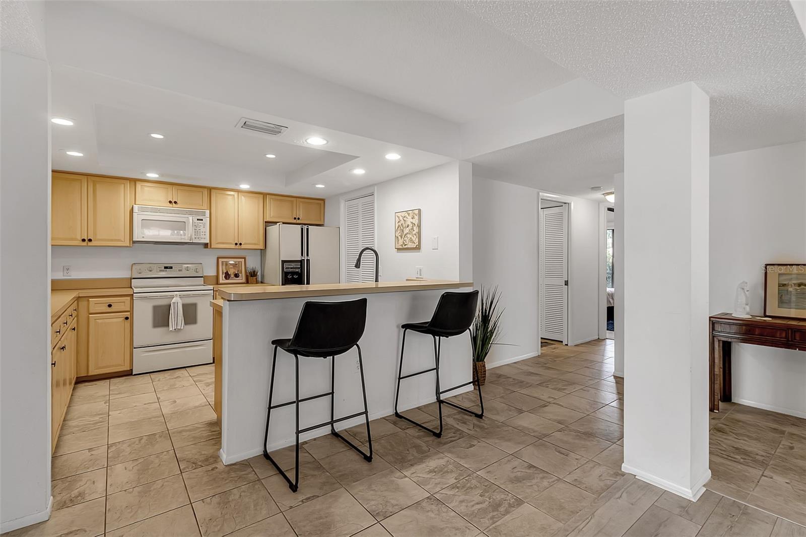 6472 SEAGULL DR #305, BRADENTON, FL, 34210