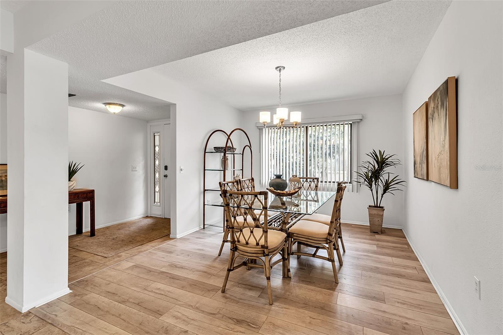 6472 SEAGULL DR #305, BRADENTON, FL, 34210