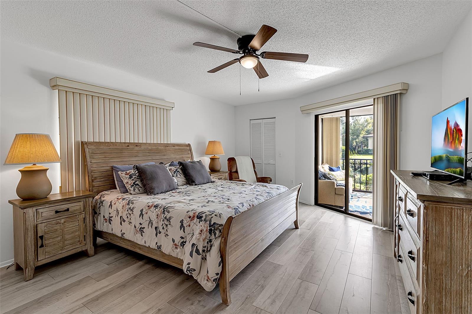 6472 SEAGULL DR #305, BRADENTON, FL, 34210