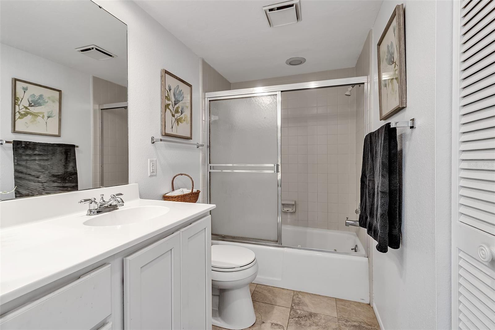 6472 SEAGULL DR #305, BRADENTON, FL, 34210