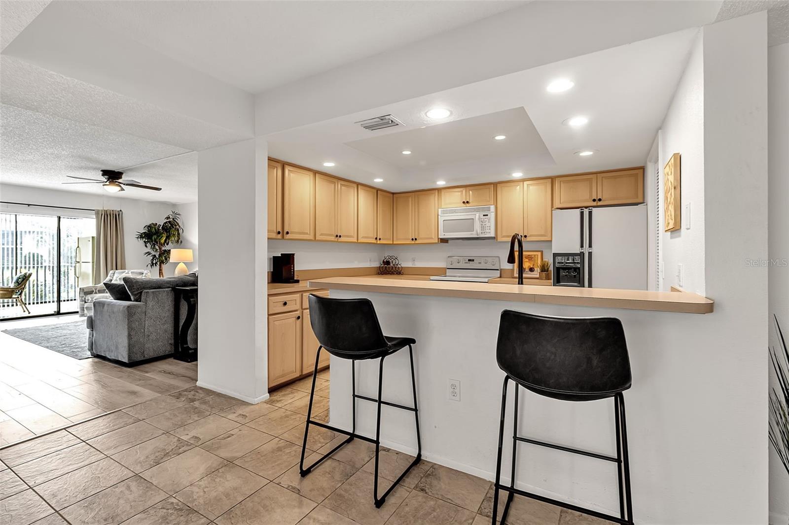 6472 SEAGULL DR #305, BRADENTON, FL, 34210