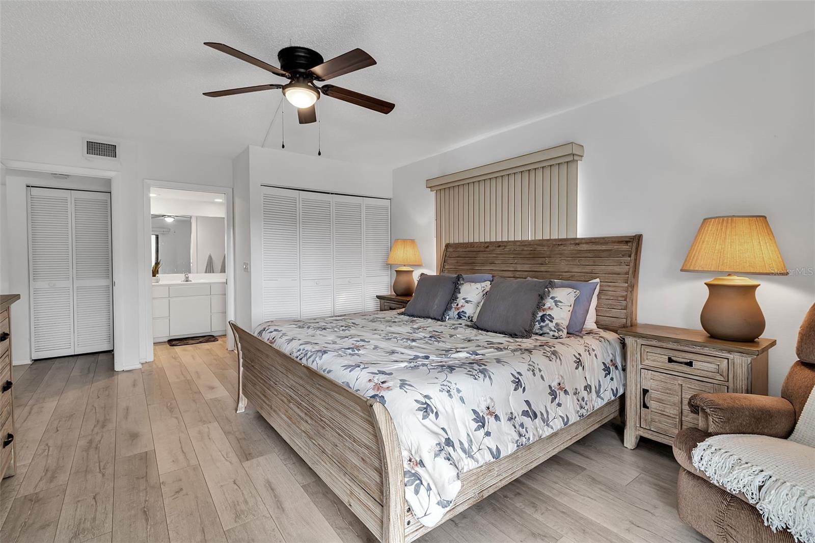 6472 SEAGULL DR #305, BRADENTON, FL, 34210