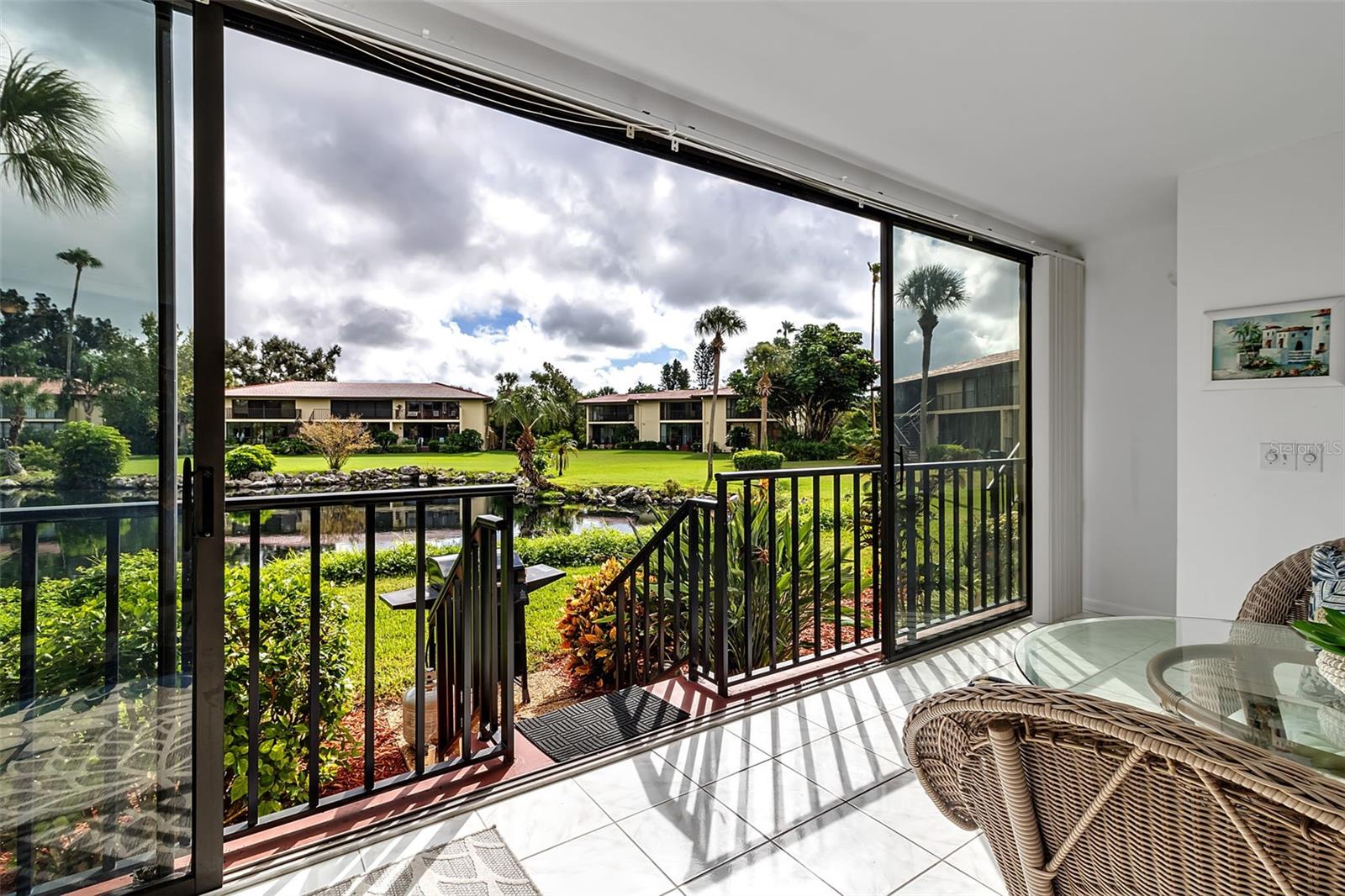 6472 SEAGULL DR #305, BRADENTON, FL, 34210