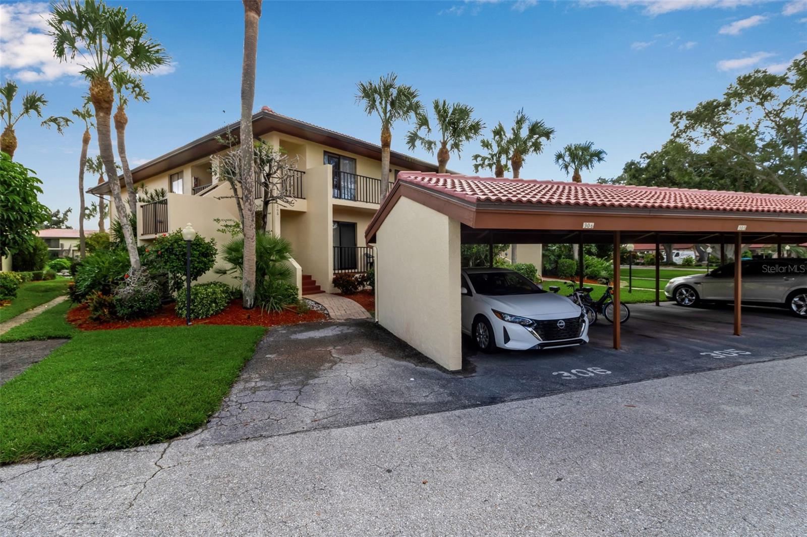 6472 SEAGULL DR #305, BRADENTON, FL, 34210