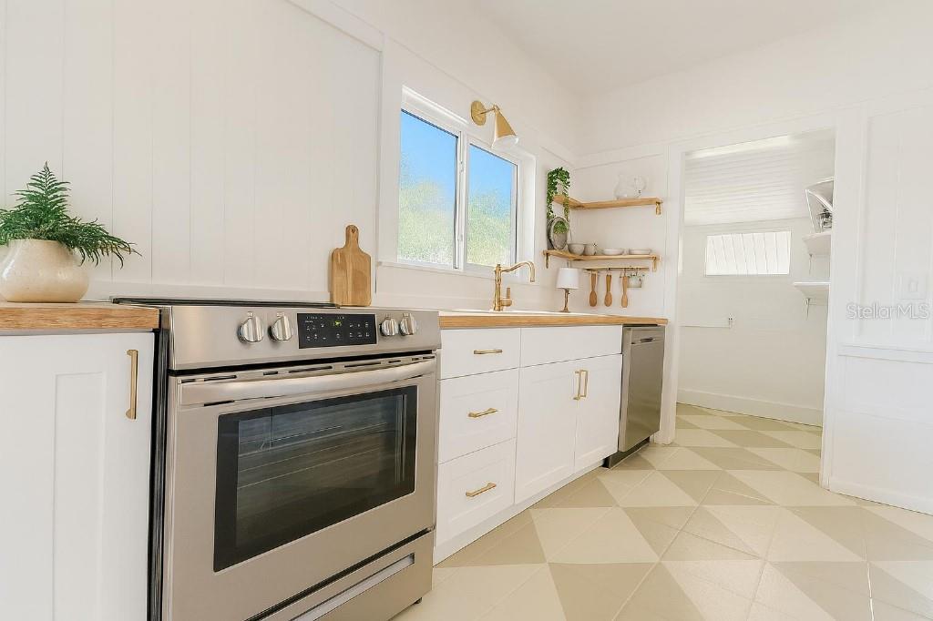 818 GRAND CENTRAL ST, CLEARWATER, FL, 33756