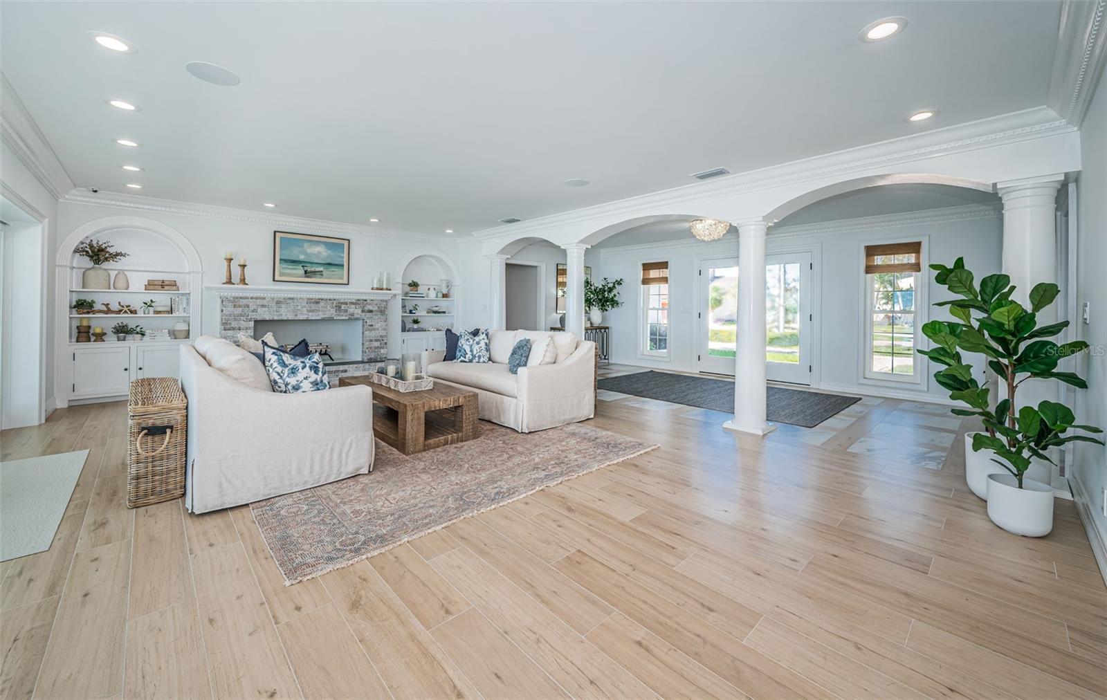 TB8435573 Property Photo