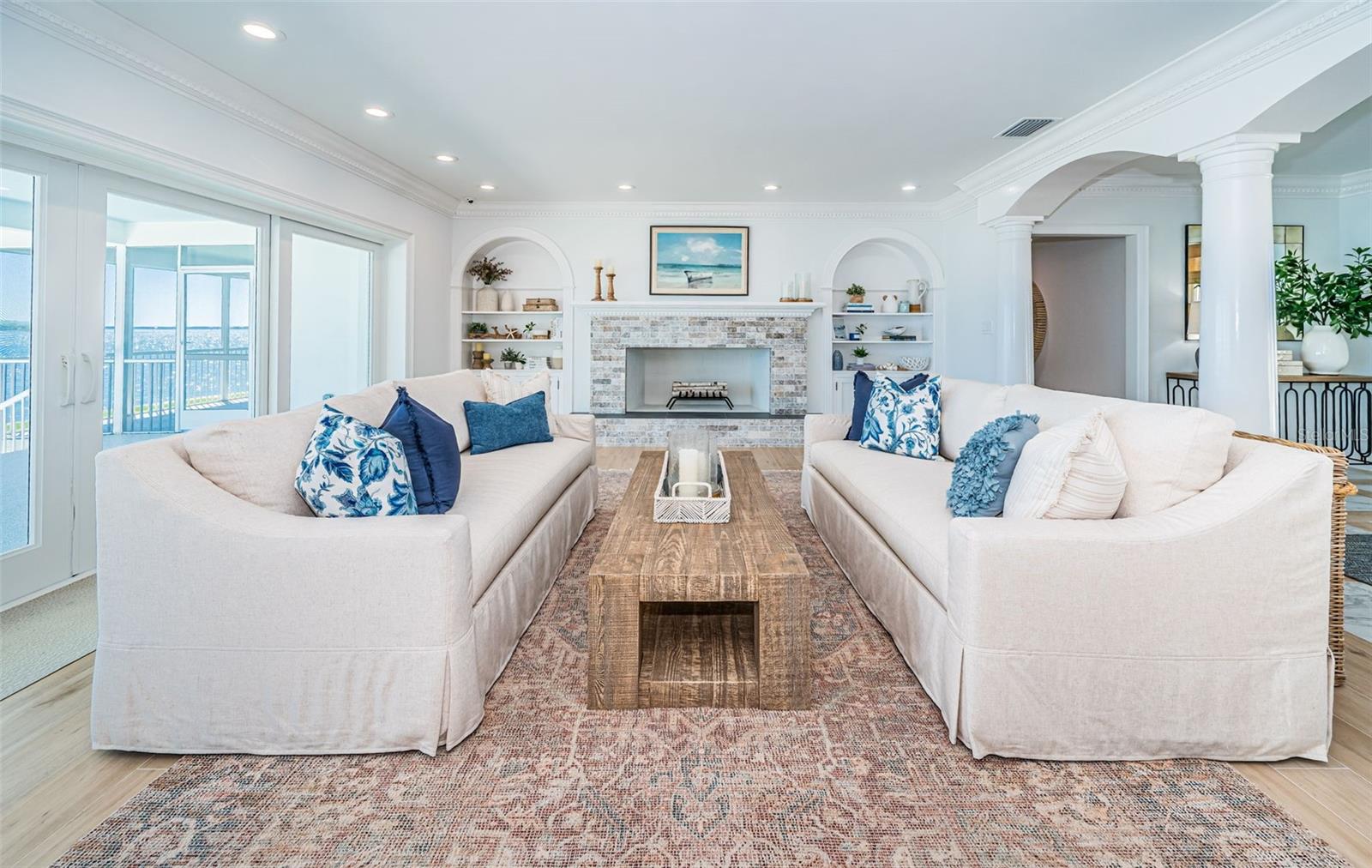 TB8435573 Property Photo